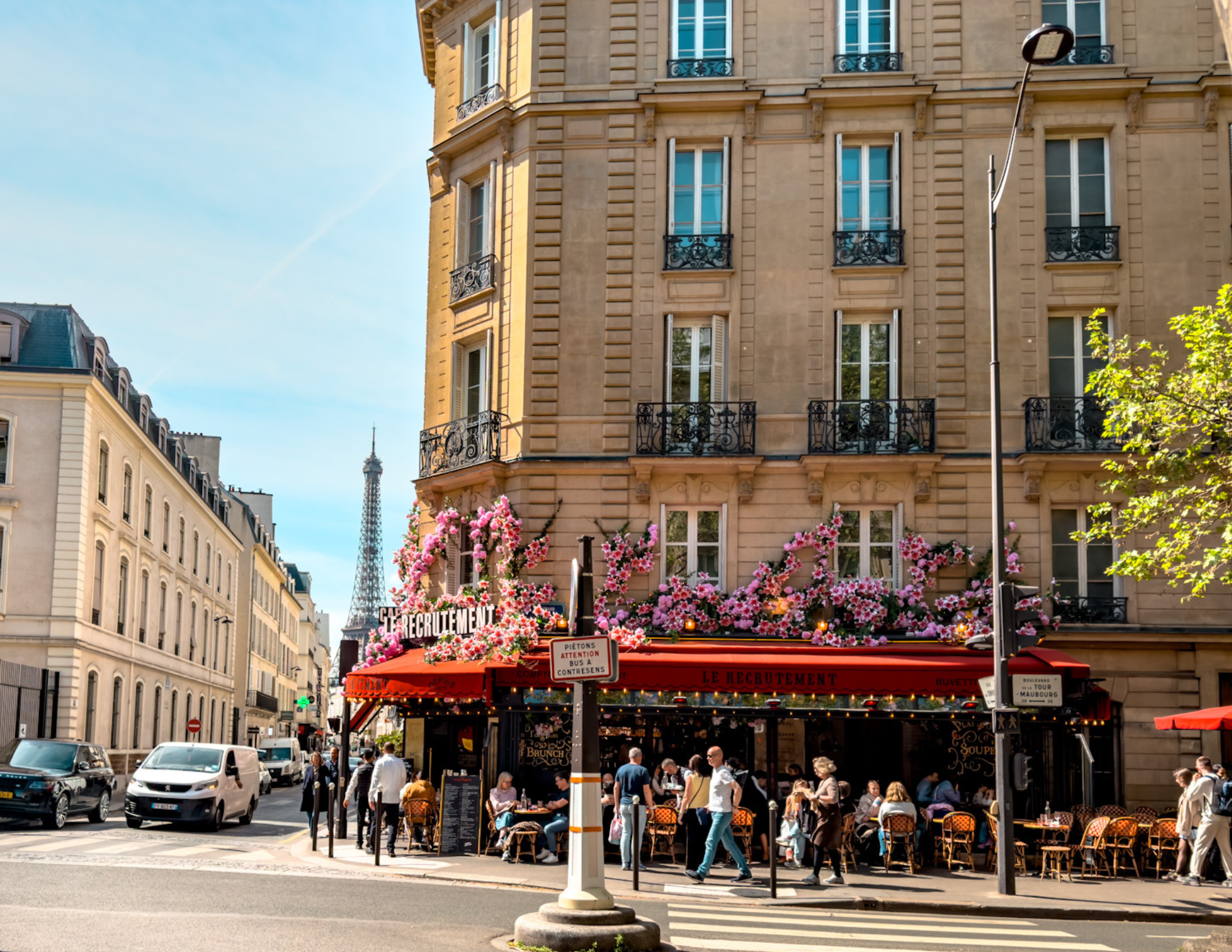 Paris Travel Guide (2).png